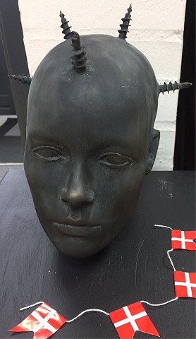 "Master piece" The amazing artist has made bronze sculpture this time, works can be seen on Youtube Henrik Busk Andersen.
